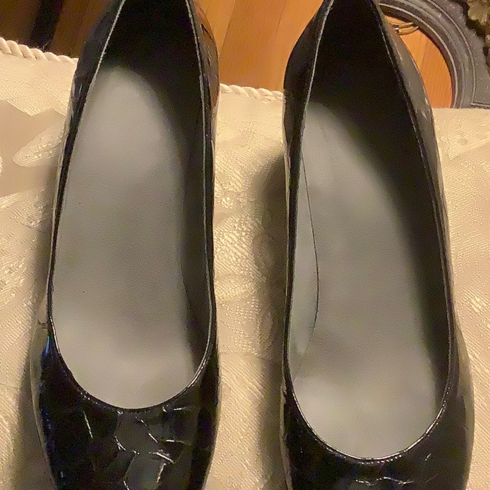 Stuart Weitzman Size 8 Black Crocodile Patent Dre… - image 6